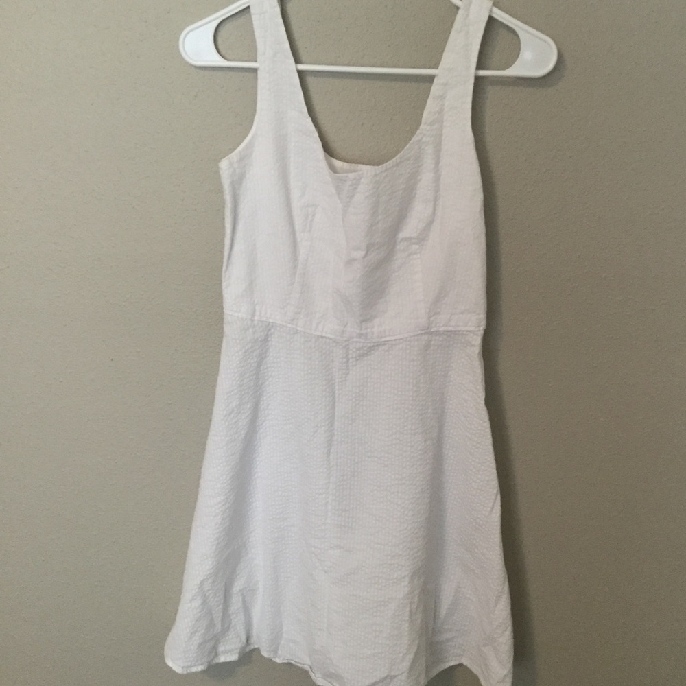 Simple white dress XS